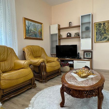 Era'S Apartment Tiranë Eksteriør bilde
