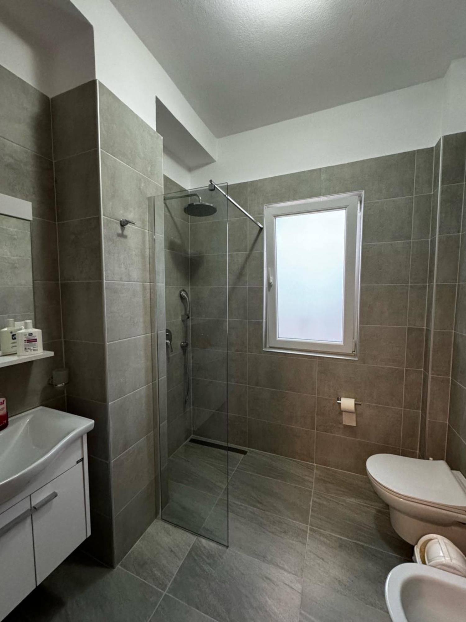 Era'S Apartment Tiranë Eksteriør bilde